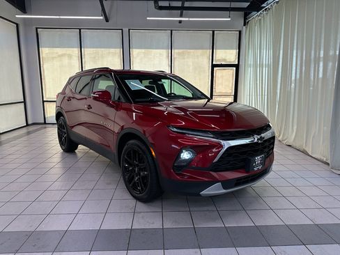 Certified 2023 Chevrolet Blazer LT AWD/4WD image 2