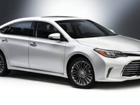 Used 2017 Toyota Avalon XLE Premium w/ All Weather Liner Package FWD image 1