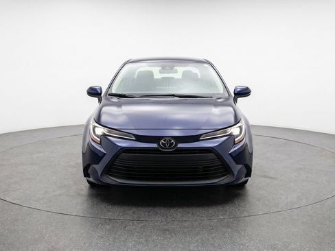 Used 2025 Toyota Corolla LE FWD image 2