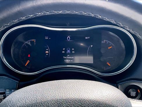 Used 2018 Jeep Grand Cherokee Laredo RWD image 26