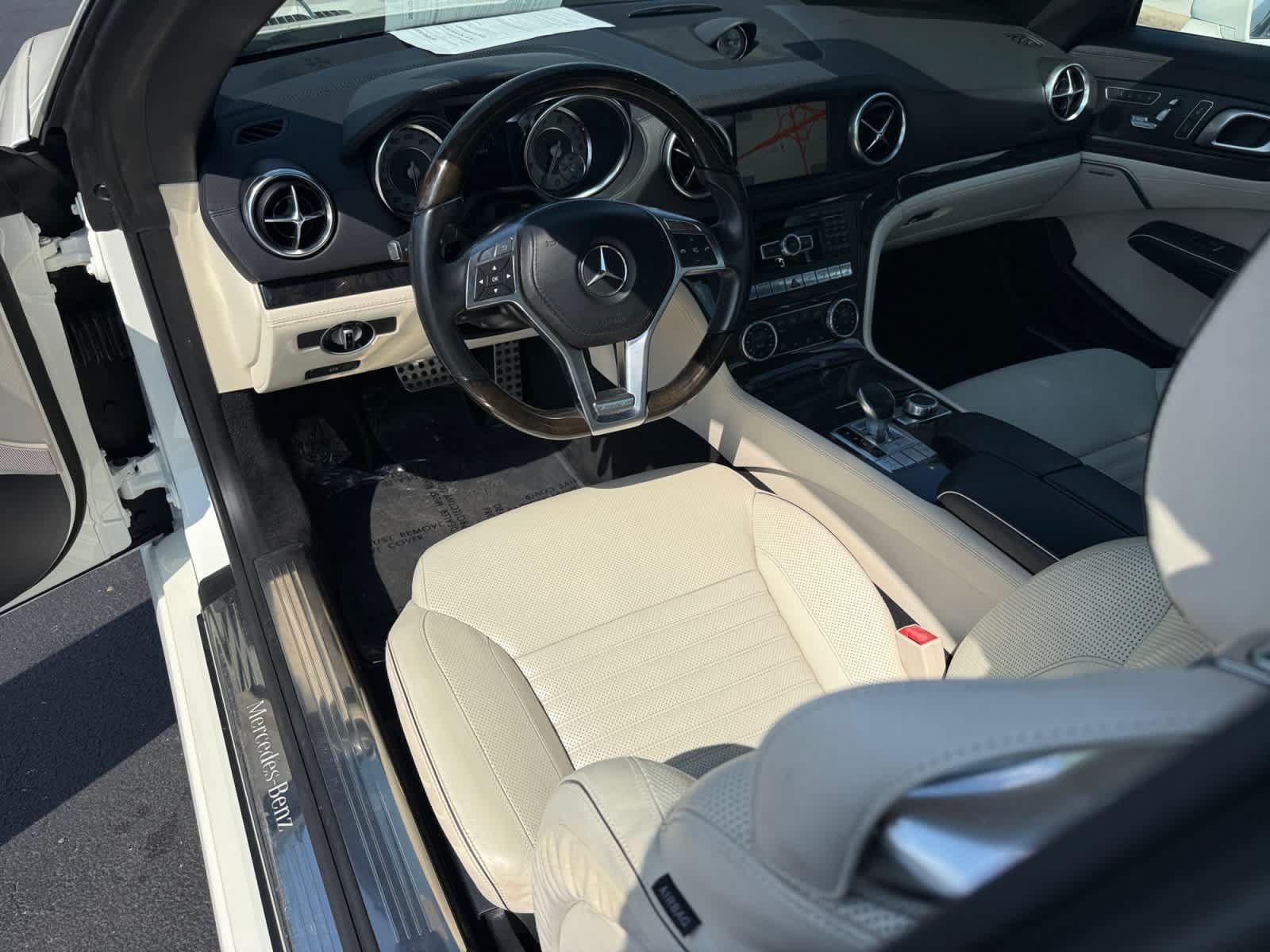 Used 2015 Mercedes-Benz SL 550 image 12
