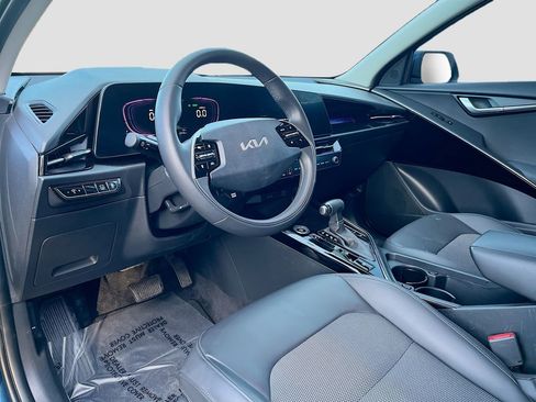 Used 2024 Kia Niro EX image 9