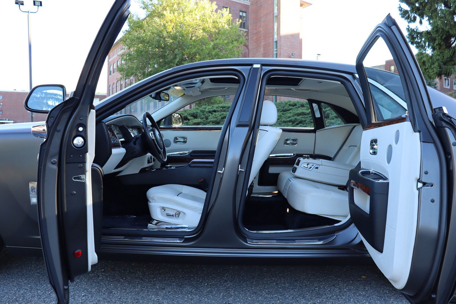Used 2014 Rolls-Royce Ghost RWD image 16