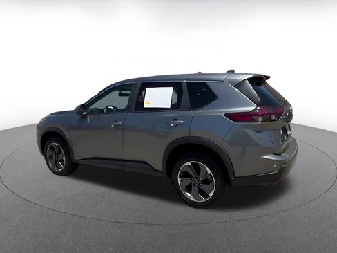 Used 2025 Nissan Rogue SV FWD image 11