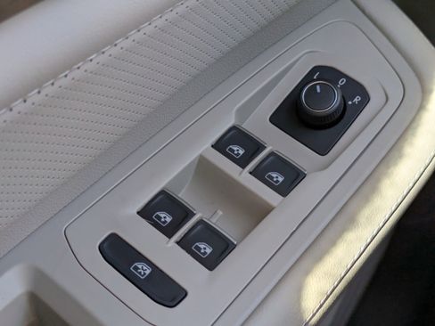 New 2026 Volkswagen Atlas SE FWD image 26