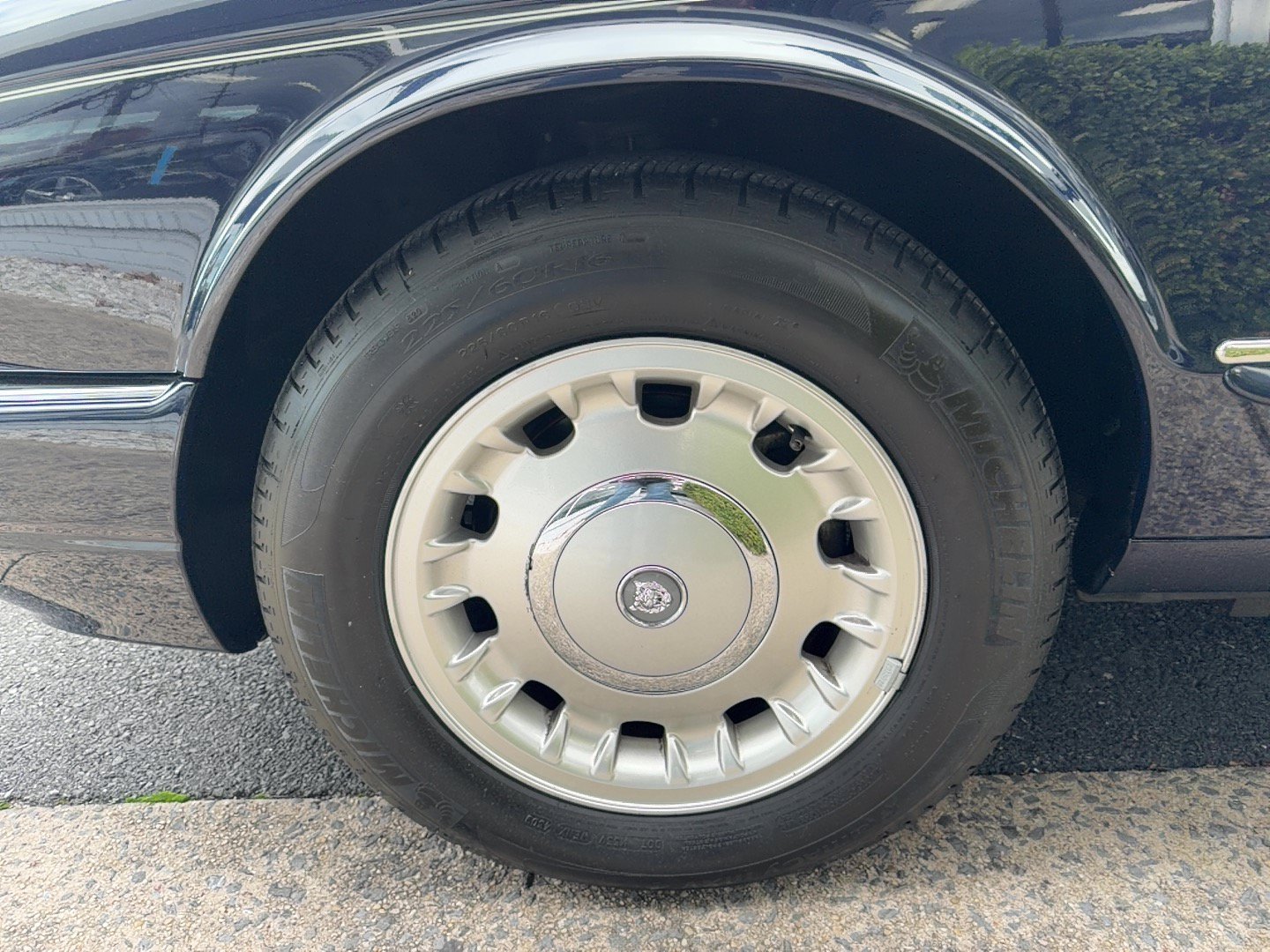 Used 2000 Jaguar XJ RWD image 36
