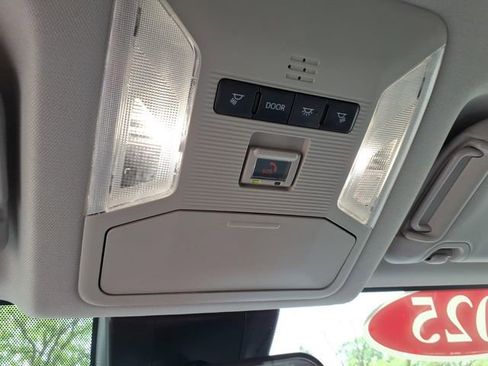 Certified 2025 Toyota RAV4 XLE AWD/4WD image 27