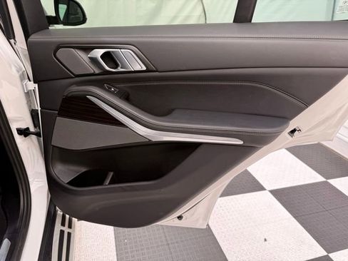 Used 2024 BMW X5 xDrive40i w/ Premium Package image 27