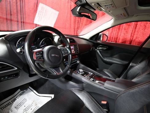 Used 2018 Jaguar F-PACE Prestige AWD/4WD image 12