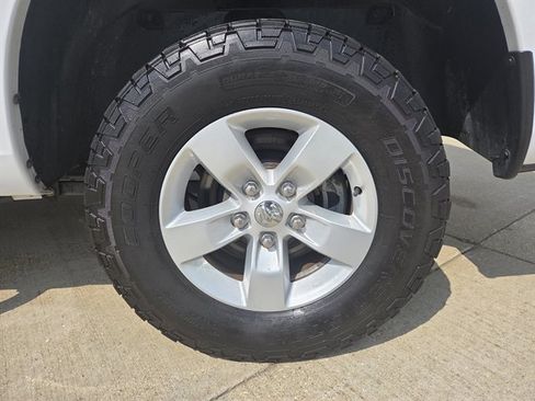 Used 2021 RAM 1500 Classic SLT image 10