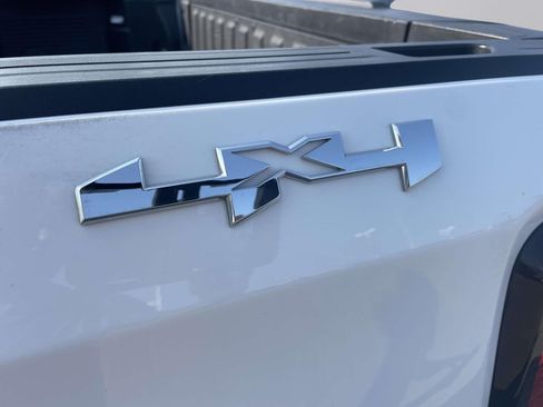 Used 2025 GMC Sierra 1500 SLT AWD/4WD image 8