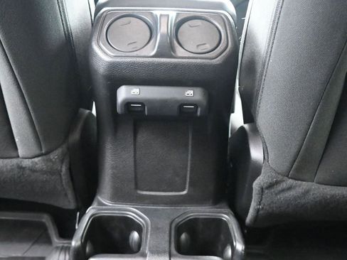 Used 2020 Jeep Wrangler Unlimited Sport S image 19