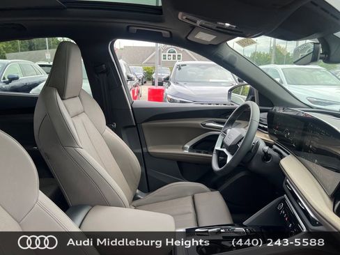 Used 2025 Audi Q5 Premium Plus w/ Premium Plus AWD/4WD image 24