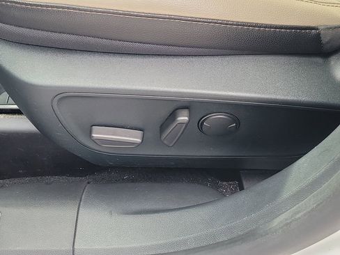 Certified 2020 Ford Escape Titanium w/ Titanium Premium Package 2.0 FWD image 23