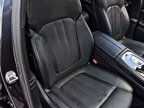 Used 2019 BMW 740i w/ Executive Package RWD image 20