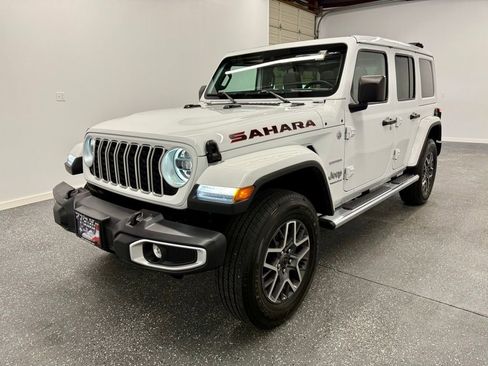 Used 2024 Jeep Wrangler Sahara w/ Safety Group image 15