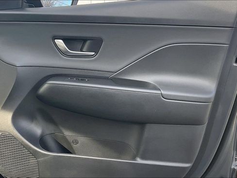 Used 2024 Hyundai Kona Limited image 29