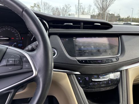 Used 2018 Cadillac XT5 Premium Luxury image 18