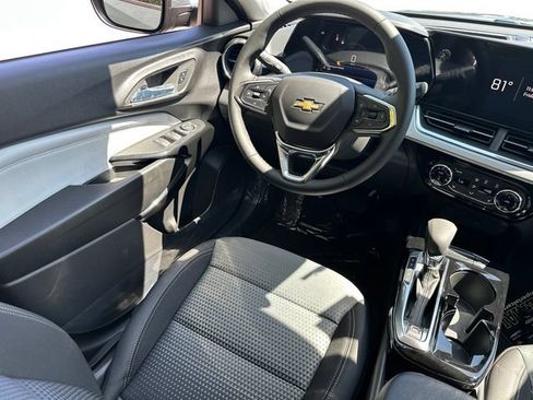 New 2026 Chevrolet Trax LT w/ LT Convenience Package FWD image 15