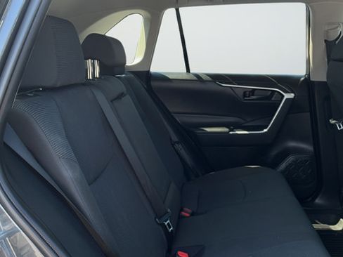 Used 2022 Toyota RAV4 LE FWD image 21