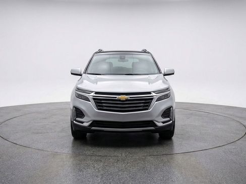 Used 2025 Chevrolet Equinox LT image 2