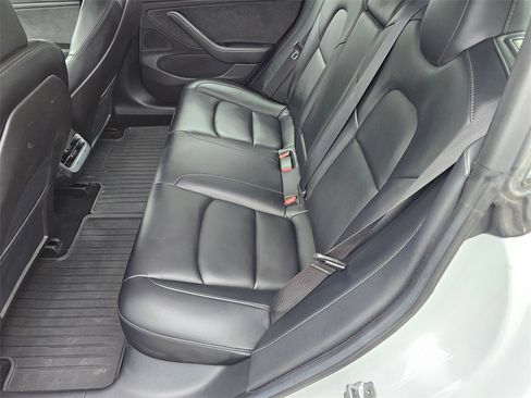 Used 2019 Tesla Model 3 Performance image 10