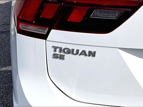Used 2018 Volkswagen Tiguan SE FWD image 7