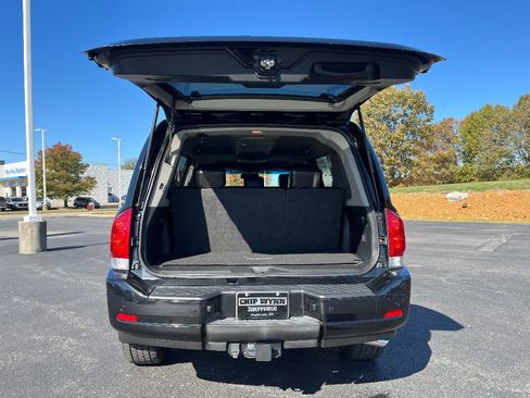 Used 2015 Nissan Armada Platinum image 11