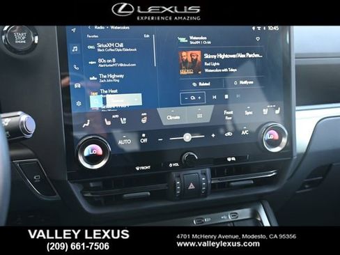 Used 2024 Lexus GX 550 w/ Accessory Package (31) AWD/4WD image 16