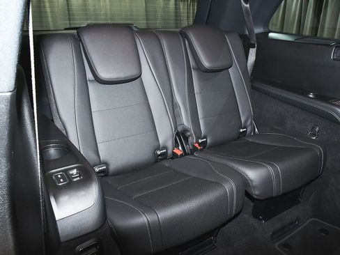 Used 2025 Mercedes-Benz GLS 450 4MATIC image 61