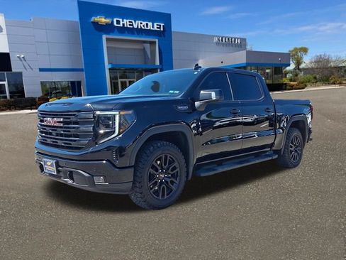Used 2025 GMC Sierra 1500 Elevation w/ Elevation Premium Package AWD/4WD image 34