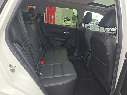 Used 2023 Nissan Rogue SL AWD/4WD image 28