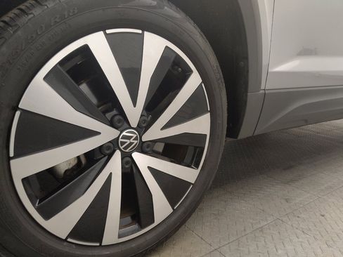 Used 2023 Volkswagen Taos SE image 31