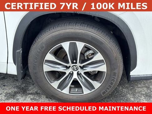 Used 2023 Toyota Highlander XLE AWD/4WD image 7