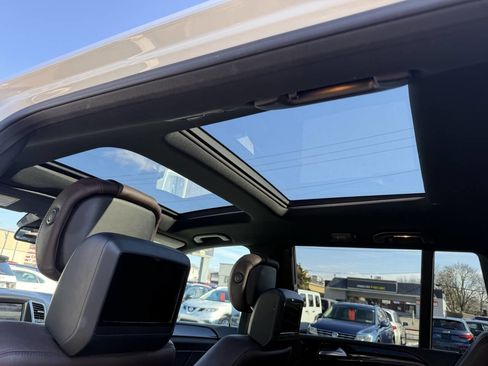 Used 2016 Mercedes-Benz GL 550 4MATIC image 9