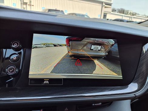 Used 2023 Buick Envision Essence image 5