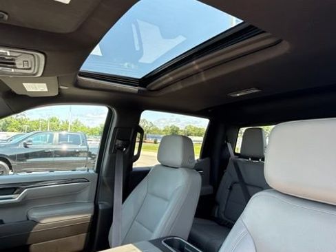 Used 2022 Chevrolet Silverado 1500 LTZ w/ LTZ Premium Package AWD/4WD image 31