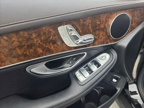 Used 2018 Mercedes-Benz GLC 300 4MATIC image 21