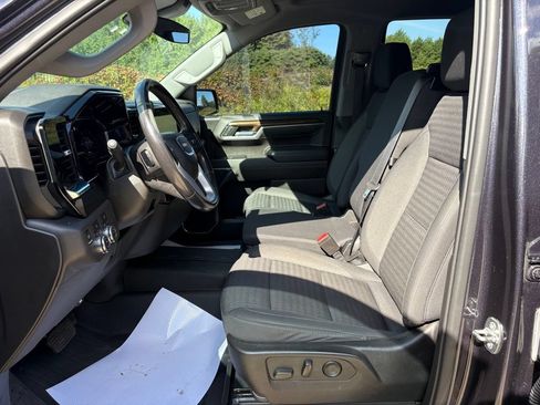 Used 2022 GMC Sierra 1500 Elevation w/ LPO, Elevation Black Package AWD/4WD image 17