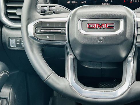 Used 2026 GMC Terrain Elevation w/ Elevation Premium Package AWD/4WD image 19