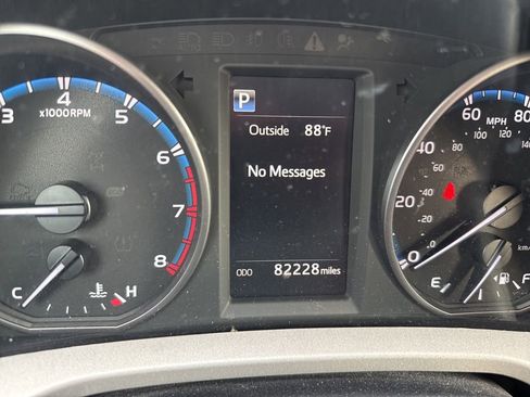 Used 2017 Toyota RAV4 XLE FWD image 15
