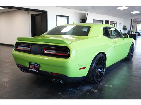 Used 2015 Dodge Challenger R/T Plus RWD image 7