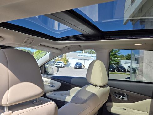 Used 2023 Nissan Murano Platinum w/ Cargo Package image 12