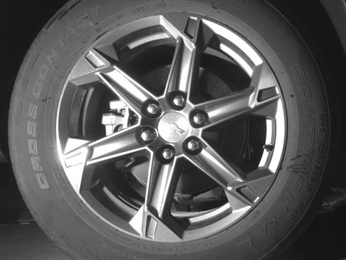 Used 2025 Chevrolet Blazer LT FWD image 15