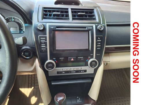 Used 2014 Toyota Camry XLE w/ Leather Package FWD image 14