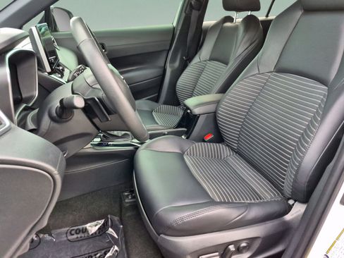 Used 2024 Toyota Corolla Cross AWD Hybrid w/ Convenience Package image 20