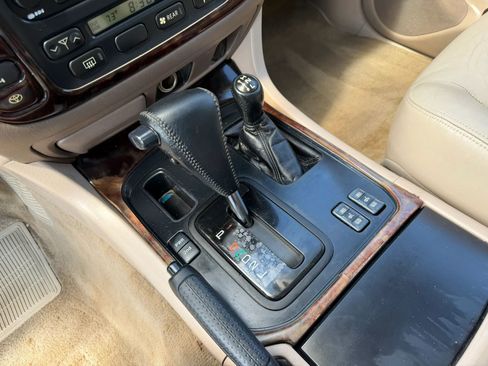Used 2002 Toyota Land Cruiser AWD/4WD image 14