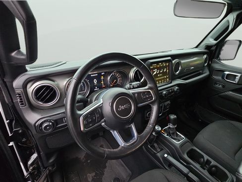 Used 2023 Jeep Wrangler Unlimited Sahara w/ Cold Weather Group AWD/4WD image 21
