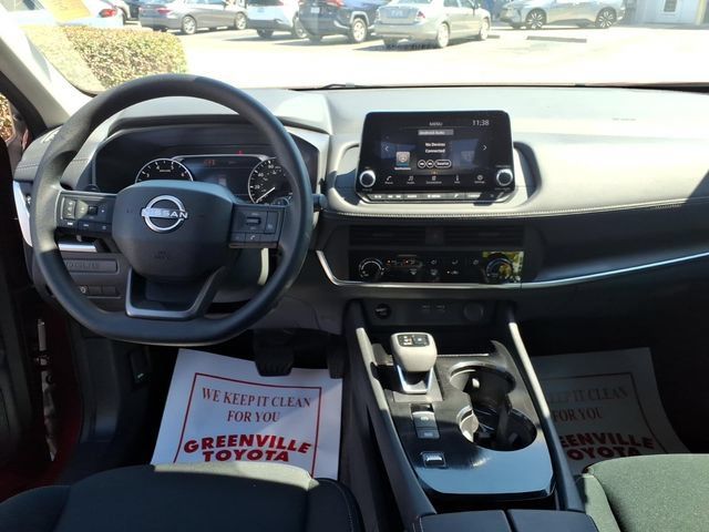 Used 2026 Nissan Rogue S FWD image 11