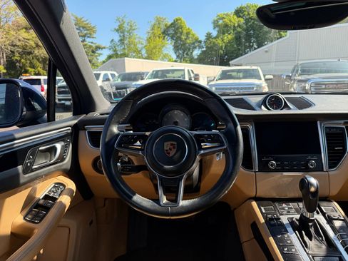 Used 2017 Porsche Macan S AWD/4WD image 13
